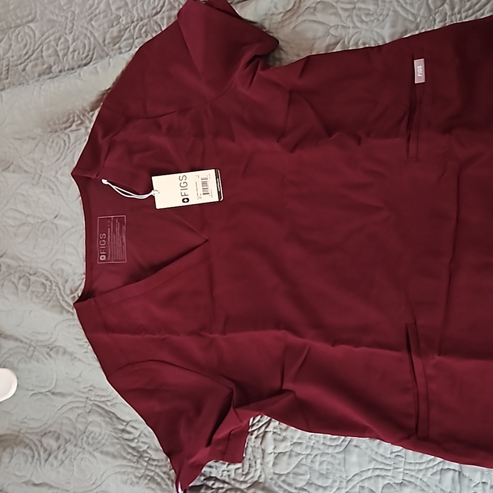 NWT Figs scrub top
